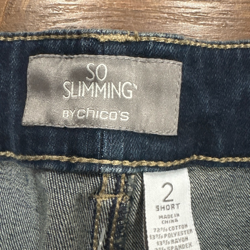 Chico's so slimming 2 short Blue Jeans Classic Style new with tags - Picture 4 of 8